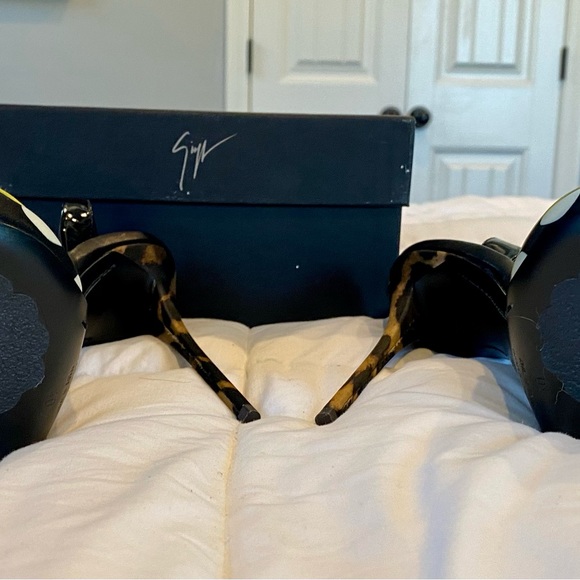 Polka Dot Giuseppe Zanotti Peep Toe Slingback Heels with Leopard Print, Size 40 - Picture 2 of 10